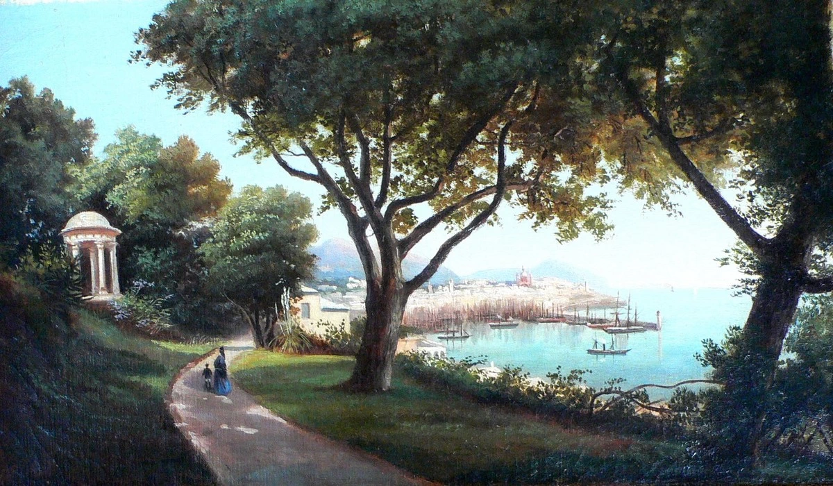 Stradina che costeggia il mare